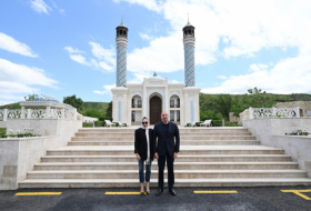  El Presidente y la Primera Dama asistieron a la inauguración de la mezquita Zangilan 