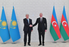   El Presidente de Azerbaiyán llamó a su par de Kazajistán  