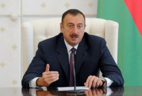El presidente azerbaiyano Ilham Aliyev  llamó adoptar sanciones contra Armenia