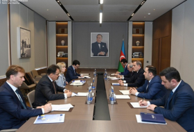   Jeyhun Bayramov se reunió con el representante de la UE  