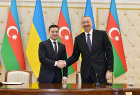  Ilham Aliyev invitó a Zelensky a la COP29 