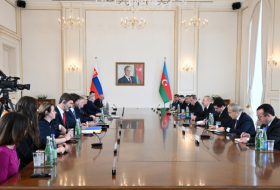   Comienza la reunión ampliada del Presidente de Azerbaiyán con el Primer Ministro de Eslovaquia  