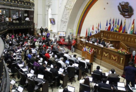 Parlamento venezolano debate “abandono del cargo” de Maduro