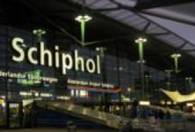 Policía dispara contra hombre armado en aeropuerto de Ámsterdam