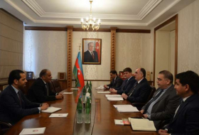 Canciller azerbaiyano se reúne con el nuevo embajador de Egipto