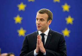 Macron: El acuerdo con Irán debe ser preservado, pero también ampliado y complementado