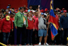 Maduro y opositor Falcón cierran campaña entre Maradona y Rubén Blades