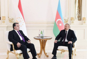 Presidentes Aliyev y Rahmon realizan declaración conjunta a la prensa
