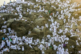 Comienza el ascenso del Monte Arafat en el peregrinaje a La Meca