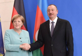 Ilham Aliyev se reunió con Merkel
