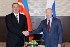Presidente Aliyev felicita su homólogo ruso