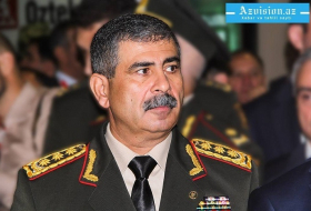 Ministro de Defensa de Azerbaiyán visitará Uzbekistán