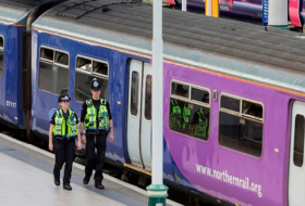   Matan a cuchilladas a un hombre en un tren cerca de Londres  