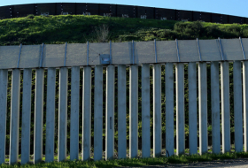 Trump reitera necesidad de construir muro en frontera con México