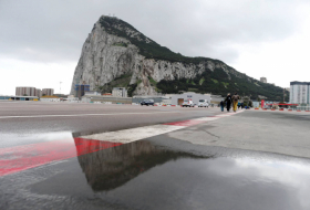   España y Reino Unido pactan frenar la evasión fiscal en Gibraltar  