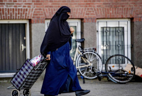   La prohibición del burka en Holanda entra en vigor rodeada de rebelión  