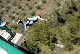 Un ‘youtuber’ muere tras intentar grabar un salto en paracaídas desde una cementera en Alicante