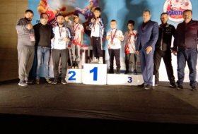   Luchadores azerbaiyanos ganan 10 medallas en la Copa de Europa  