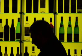 Uruguay sanciona ley que regula consumo y promoción del alcohol