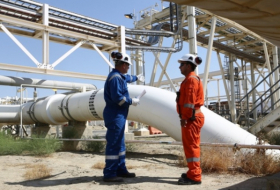 El petróleo se transporta a través del oleoducto Bakú-Tbilisi-Ceyhan 