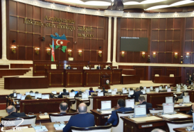 El Parlamento de Azerbaiyán inicia debates sobre el proyecto de presupuesto estatal para 2022