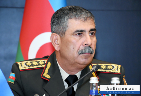   El ministro de Defensa de Azerbaiyán viajará a Irán  