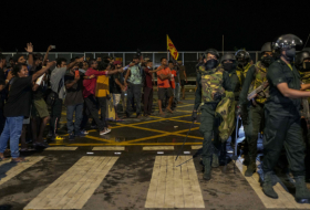 Otra ola de disturbios y brutalidad policial sacude Sri Lanka un día después de que el nuevo presidente asumiera el cargo
