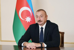   Ilham Aliyev felicitó al presidente de los EAU  