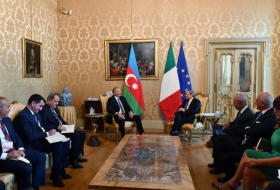   Los líderes de Azerbaiyán e Italia abordaron la reunión en Bruselas  