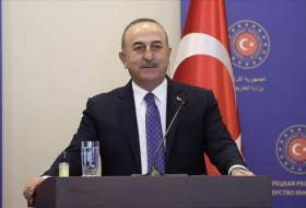   El canciller turco felicita al pueblo de Azerbaiyán por el Día de la Bandera  