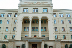   Las posiciones del Ejército de Azerbaiyán se someten a fuego, dice el Ministerio de Defensa  