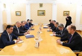   Cancilleres de Asuntos Exteriores de Azerbaiyán, Rusia y Armenia se reúnen en Moscú  