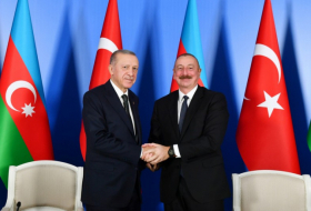  Erdogan llama por teléfono a Ilham Aliyev 