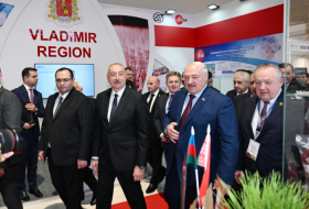  Los presidentes de Azerbaiyán y Bielorrusia conocieron las exposiciones 