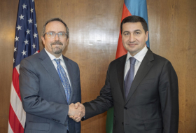  Hikmet Hajiyev abordó cuestiones regionales con funcionarios estatales de Estados Unidos 