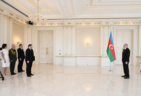   Presidente Ilham Aliyev recibe las cartas credenciales de los embajadores entrantes de Ucrania e Italia  