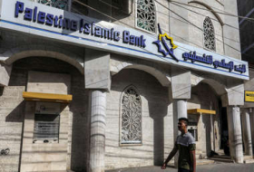 Roban al menos 120 millones de dólares de bancos de Gaza