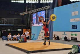 Un halterófilo azerbaiyano más gana tres medallas europeas en Grecia