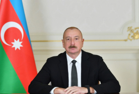  Presidente Ilham Aliyev se dirige a los participantes de la 29ª reunión de alto nivel con el tema 