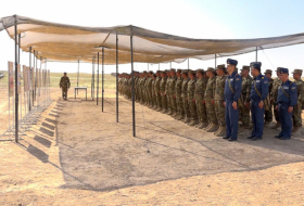   En el Ejército de las Fuerzas Combinadas Separadas se celebran sesiones de entrenamiento  