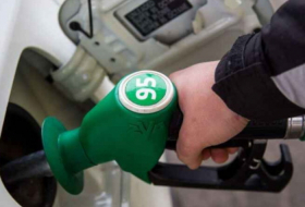   El coste de la gasolina AI-95 disminuye en Azerbaiyán  
