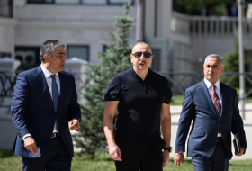   Ilham Aliyev, en la inauguración del hotel 