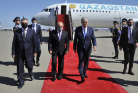  El presidente de Kazajstán llega a Azerbaiyán  