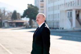  Presidente Ilham Aliyev asiste a la inauguración del Hotel Palace en Khankandi 