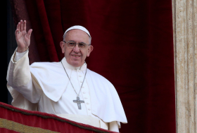 El papa Francisco invita a madres a dar el pecho a sus bebés durante una ceremonia en el Vaticano