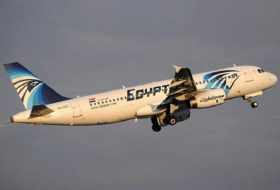 Según datos de la caja negra del vuelo de EgyptAir había un “espeso humo negro“ en el avión