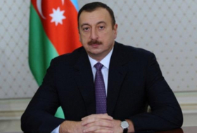 Aliyev participa en la ceremonia solemne del 71 aniversario de la victoria contra el fascismo