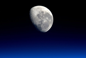 Astrónomos hallan `rastros de vida terrestre` en la Luna 