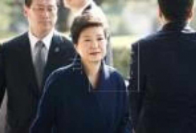La expresidenta surcoreana se persona en la fiscalía para ser interrogada