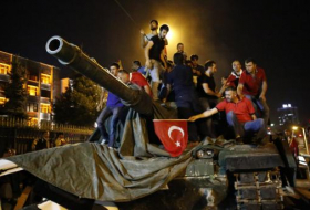 Turquía prosigue manteniendo sus contactos oficiales después de la intentona golpista del 15J.